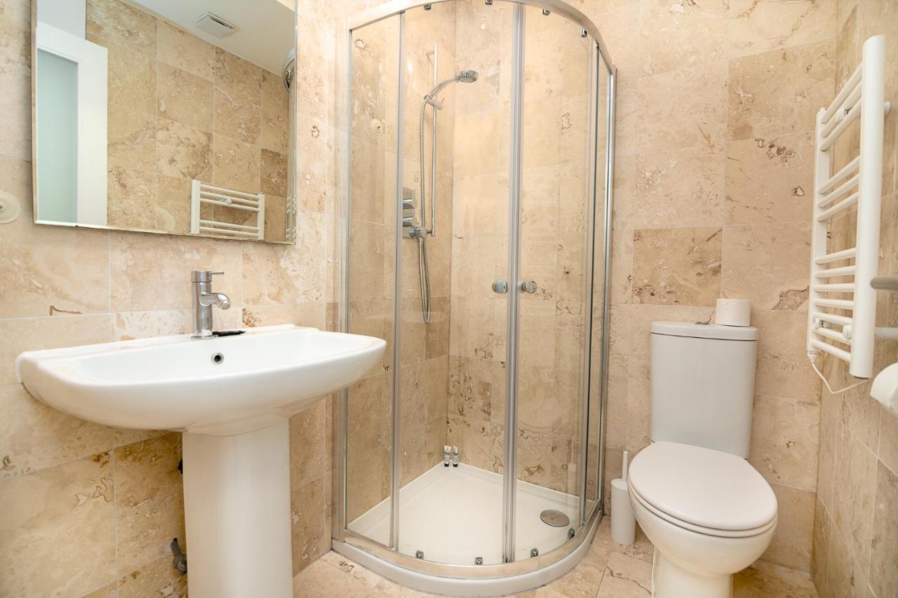 Modern 1 Bed Flat For Up To 2 People In Holborn, London With Free Wifi Apartment Exterior photo
